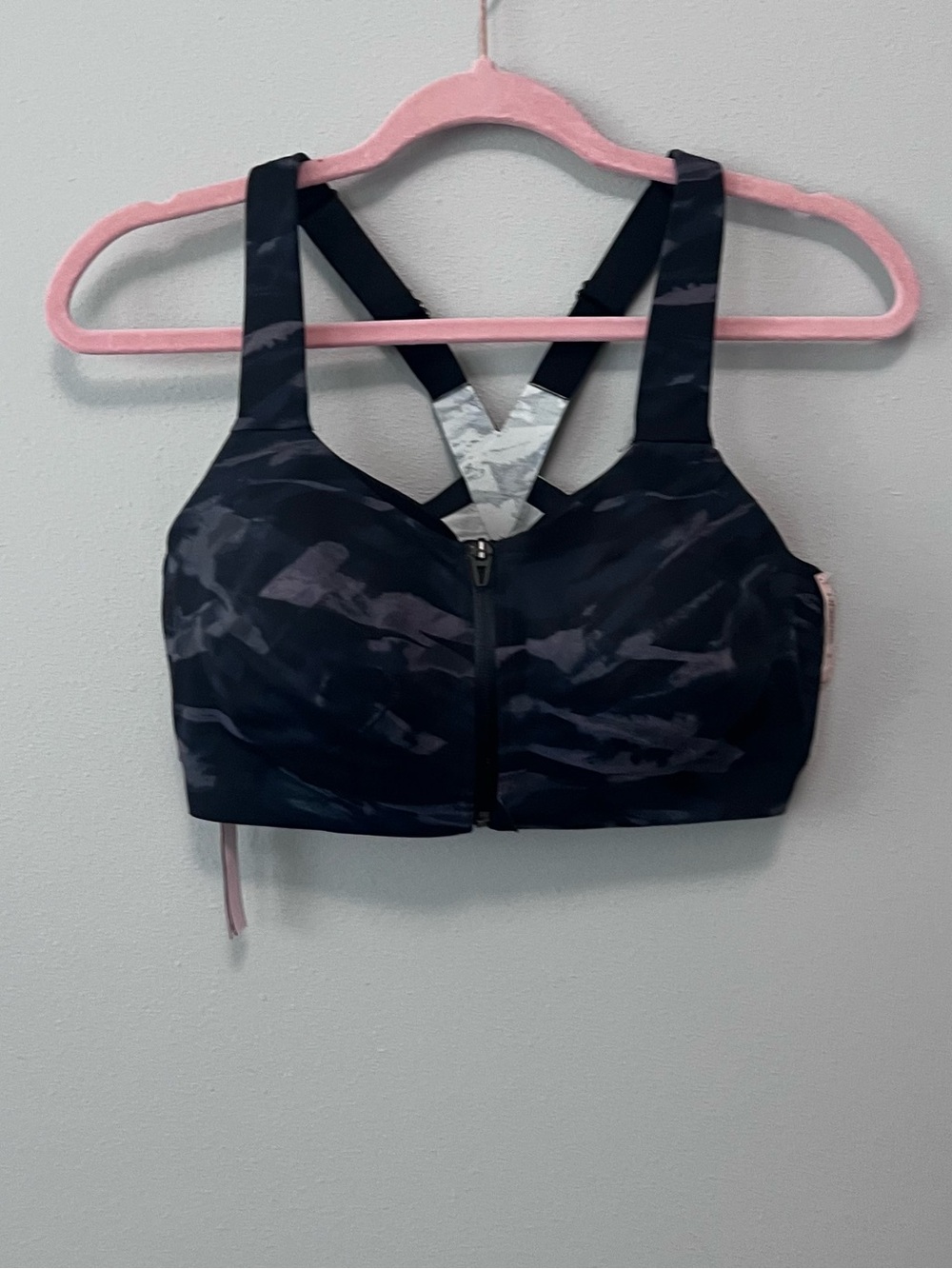 Victoria's Secret Knockout Sports Bra Size 36DD  NWT!